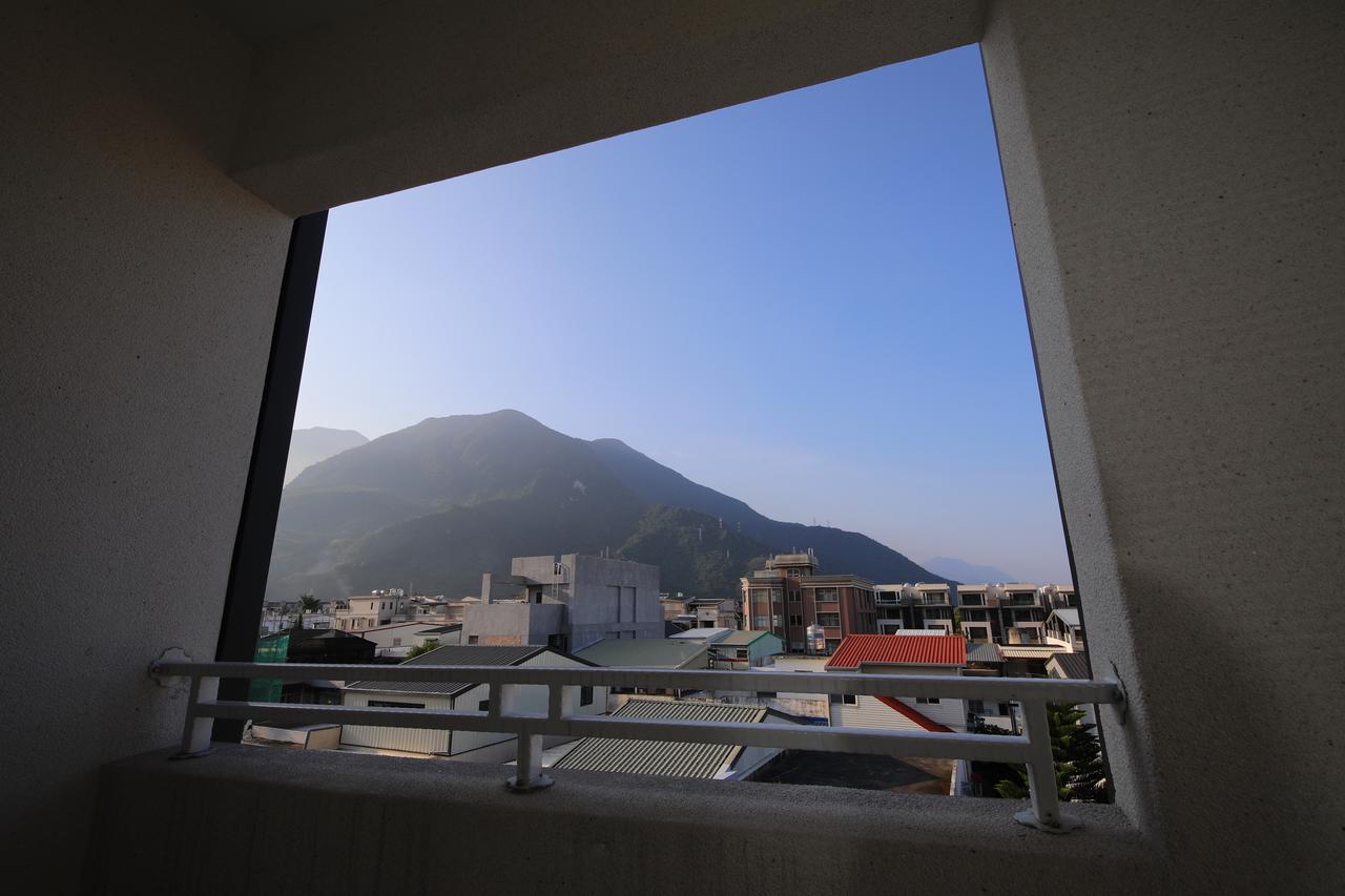五葉松民宿-電梯民宿 近慈濟中小學及慈科大及人社院 花莲市 外观 照片